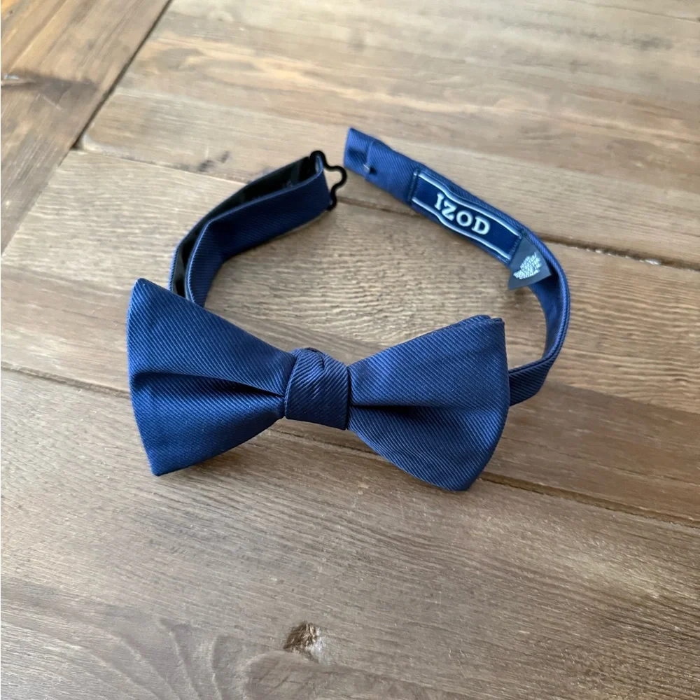 Izod Navy Bow Tie